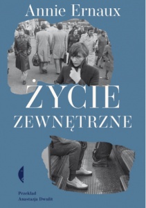 niebieska okładka na nim fragmenty czarno-białych zdjęć i biały napis
