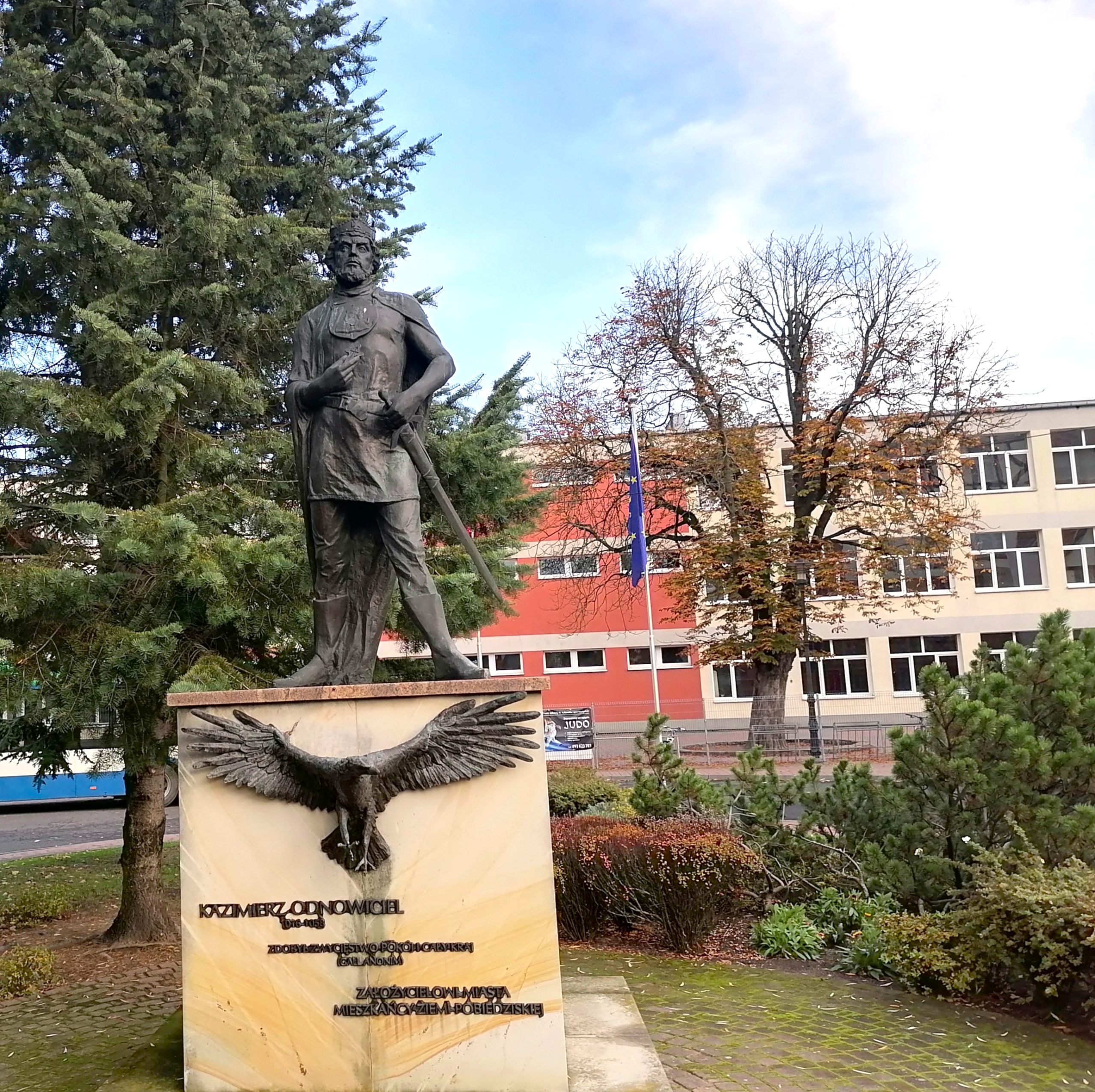 POMNIK-KAZIMIERZ-ODNOWICIEL-kop3